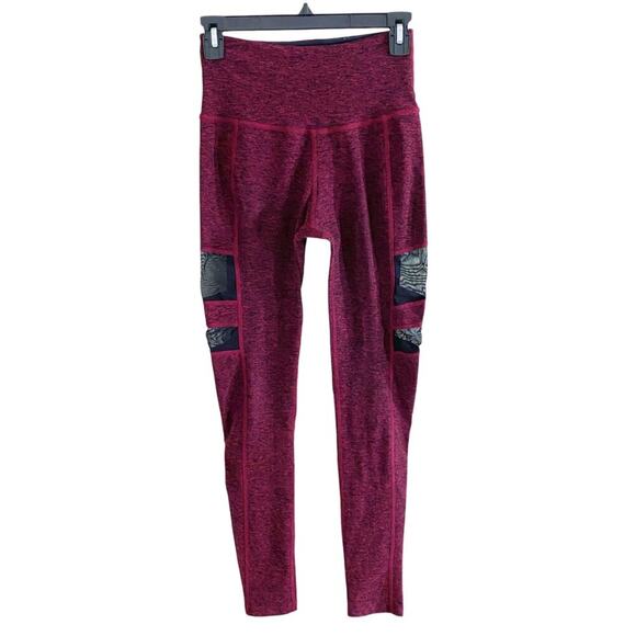 Beyond Yoga Maroon Space Dye Leggings w Mesh Panel Women's Size Small Mid Rise - Picture 7 of 7